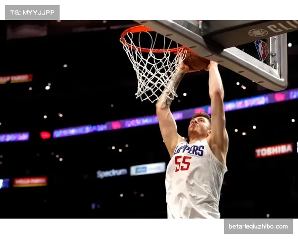 肯纳德防守端表现中规中矩 湖人新援仍需提升防守稳定性